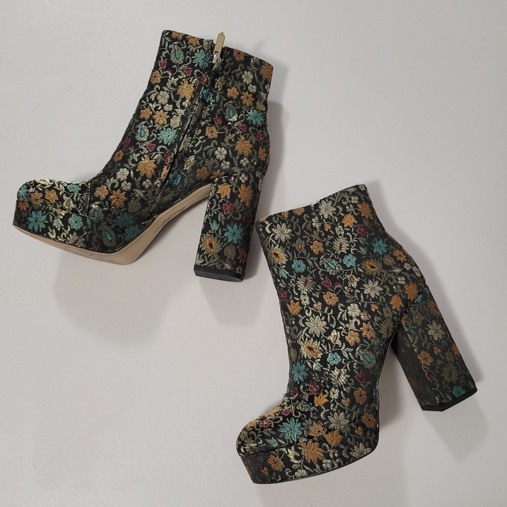 SAM EDELMAN floral embroidered booties